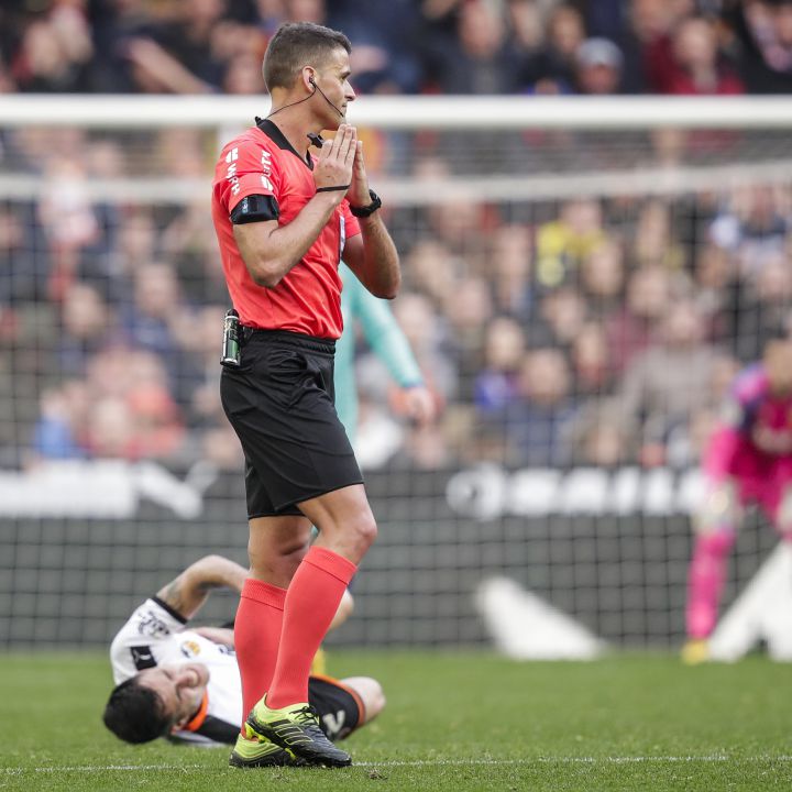 La honradez de Gil Manzano en pleno partido y otras noticias que te interesaron en enero