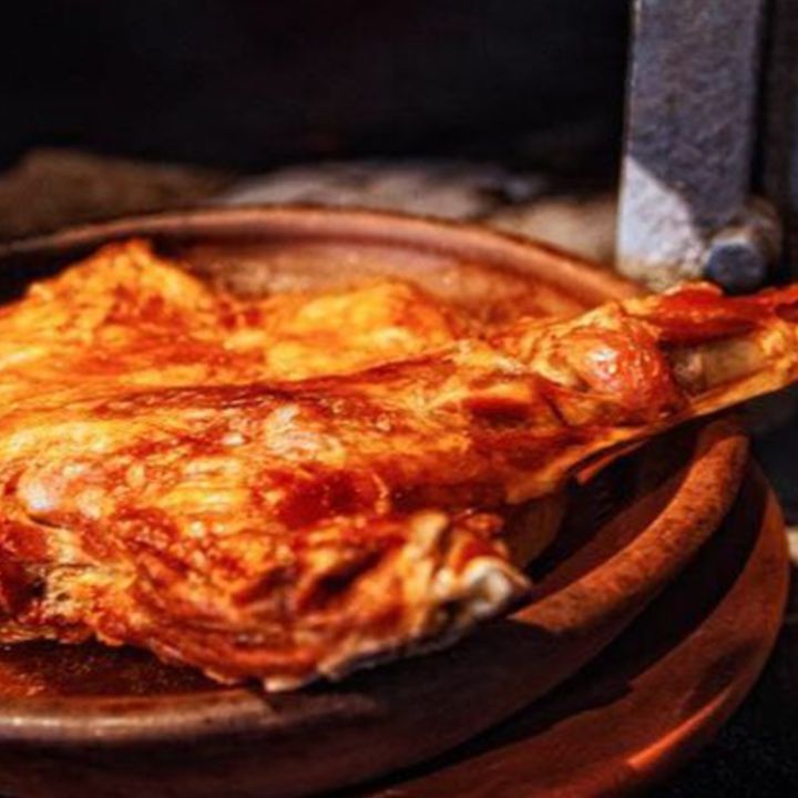 El peor error que cometes al asar cordero o cochinillo en casa: no lo hagas más