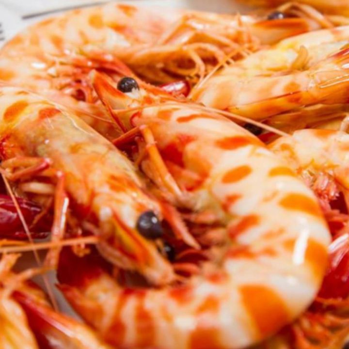 El mejor truco para descongelar y pelar gambas y langostinos sin estropearlos