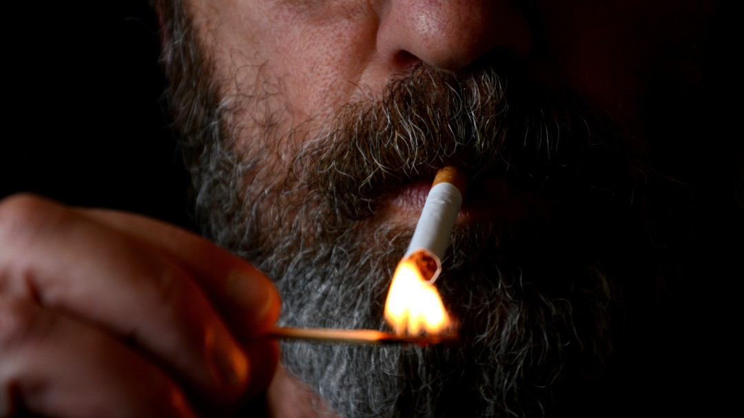 El tabaco en la calle peligra con la nueva cepa: "Fumar no puede ser una ex