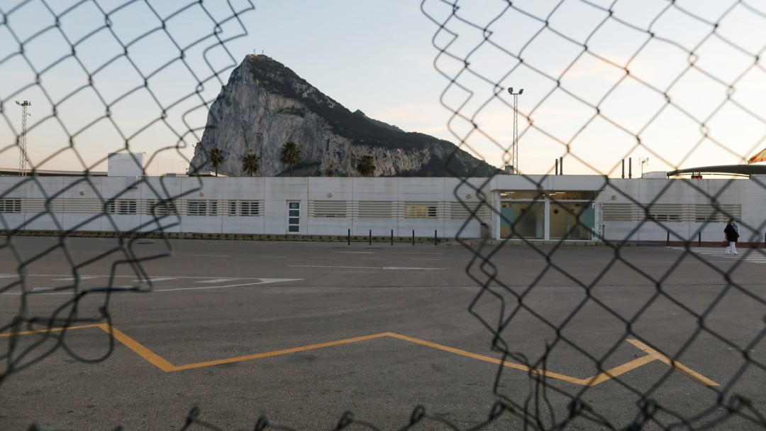 España y Reino Unido alcanzan un principio de acuerdo sobre Gibraltar: "El pacto permite levantar la verja"