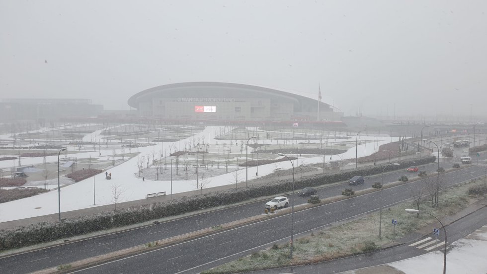 El Wanda Metropolitano en Madrid, cubierto por la nieve. El Wanda Metropolitano en Madrid, cubierto por la nieve.