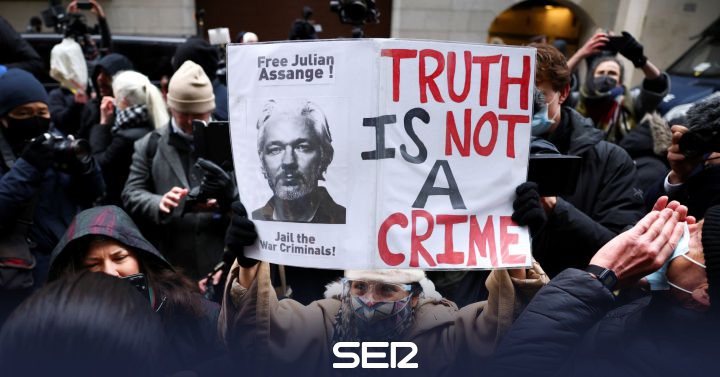 “Wikileaks showed that we need more transparency from the powerful” |  Vanishing Point