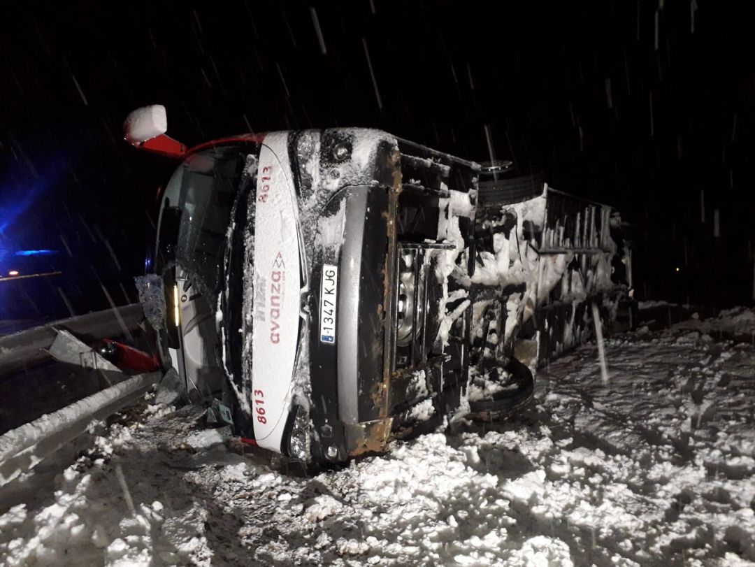 Susto En Zuera Accidente De Bus Sin Heridos Graves Radio Zaragoza Cadena Ser