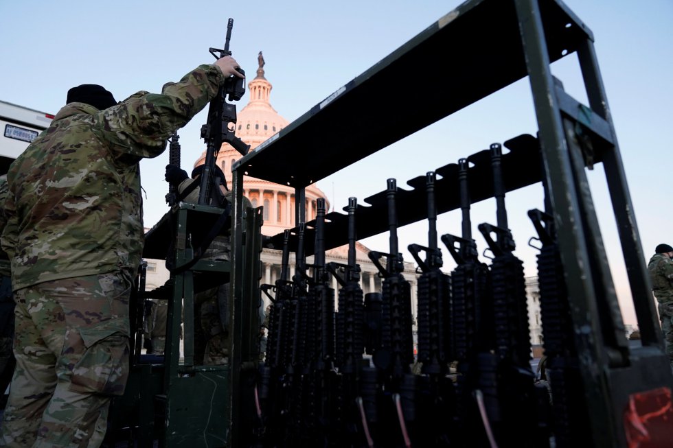 Armas de la Guardia Nacional en las inmediaciones del Capitolio de EEUU Armas de la Guardia Nacional en las inmediaciones del Capitolio de EEUU