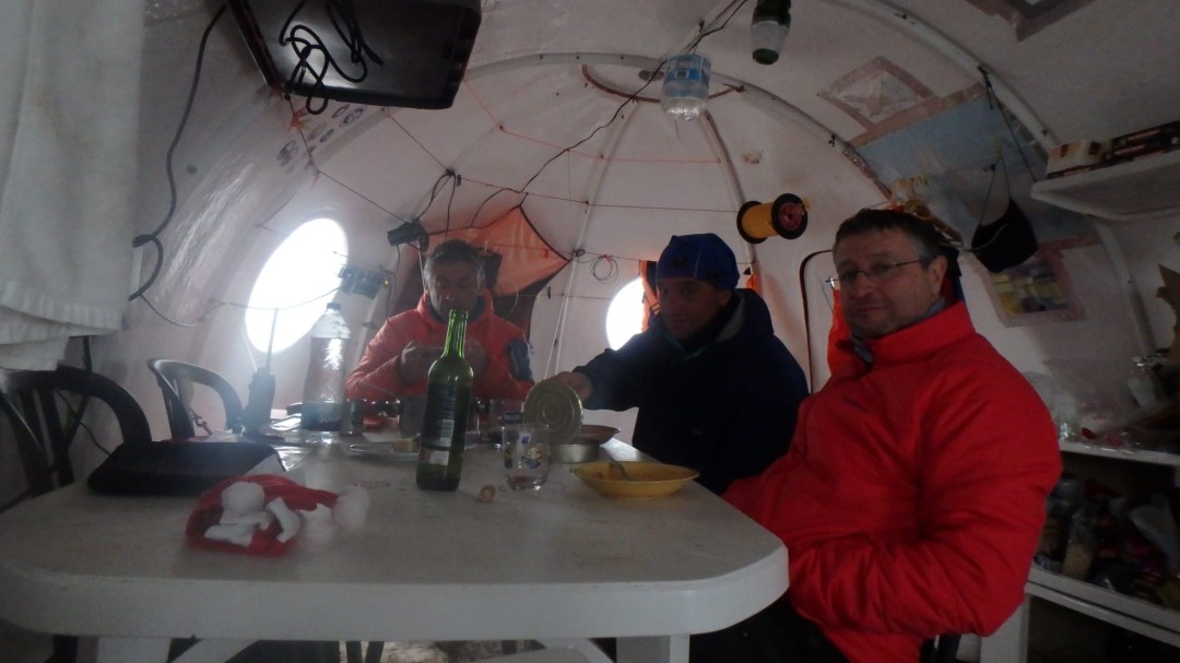 Comer cuando hace mucho frío: la experiencia de un científico español destinado en la Antártida