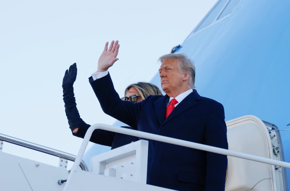 El último viaje de Donald Trump y Melania Trump en el Air Force One presidencial. El último viaje de Donald Trump y Melania Trump en el Air Force One presidencial.