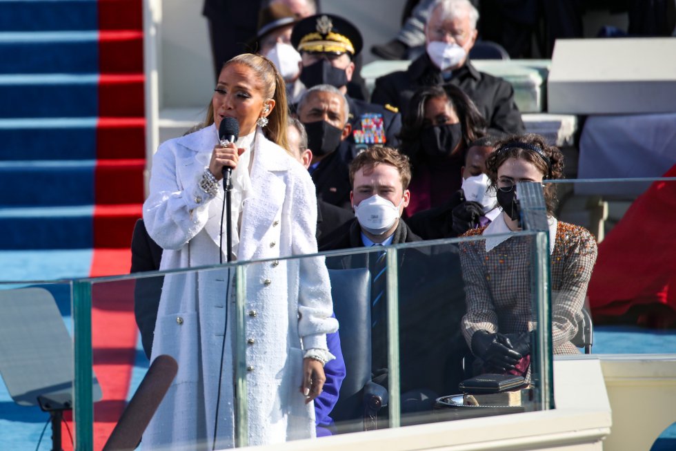 Jennifer López se emociona en español en la investidura de Biden: "¡Libertad y justicia para todos!". Jennifer López se emociona en español en la investidura de Biden: "¡Libertad y justicia para todos!".