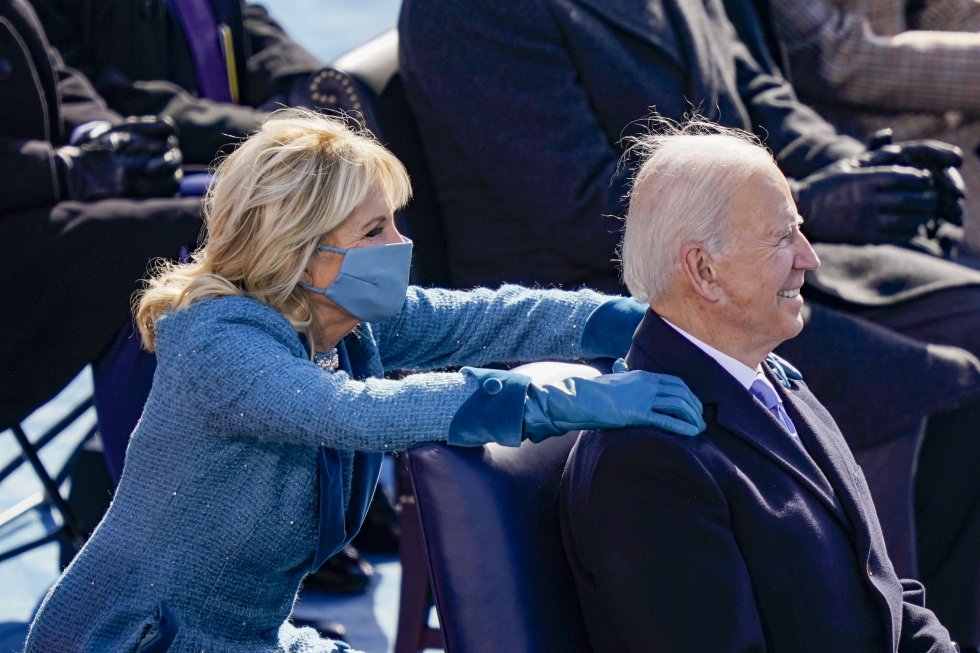 El gesto cariñoso de la mujer de Biden en el día de su investidura como presidente de EEUU. El gesto cariñoso de la mujer de Biden en el día de su investidura como presidente de EEUU.