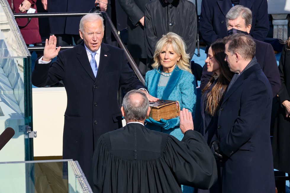 Joe Biden jura su cargo como 46º presidente de los EEUU. Joe Biden jura su cargo como 46º presidente de los EEUU.
