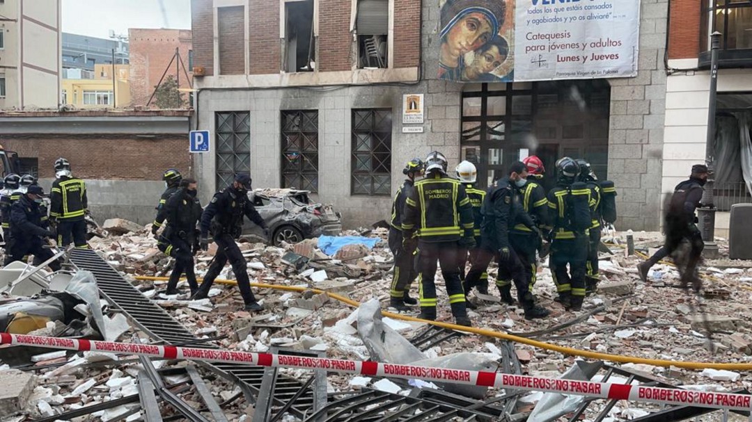 Ascienden a cuatro los muertos por la fuerte explosión en el edificio de la calle Toledo