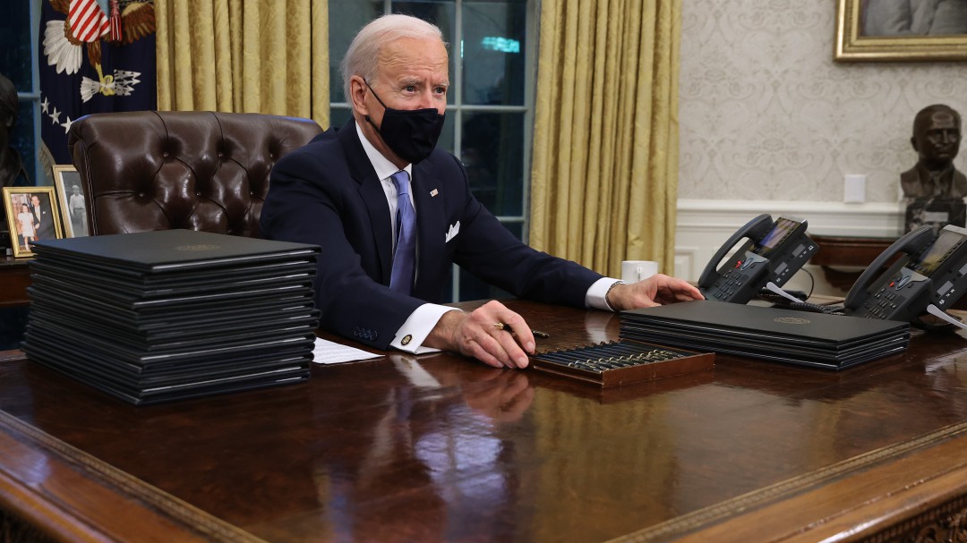 EEUU regresa a la OMS y a los Acuerdos del Clima y suspende la construcción del muro y las deportaciones