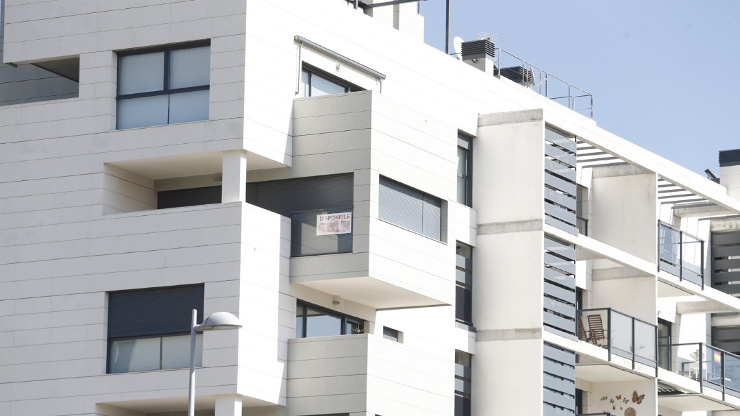 El precio de la vivienda usada cayó por tercer semestre consecutivo