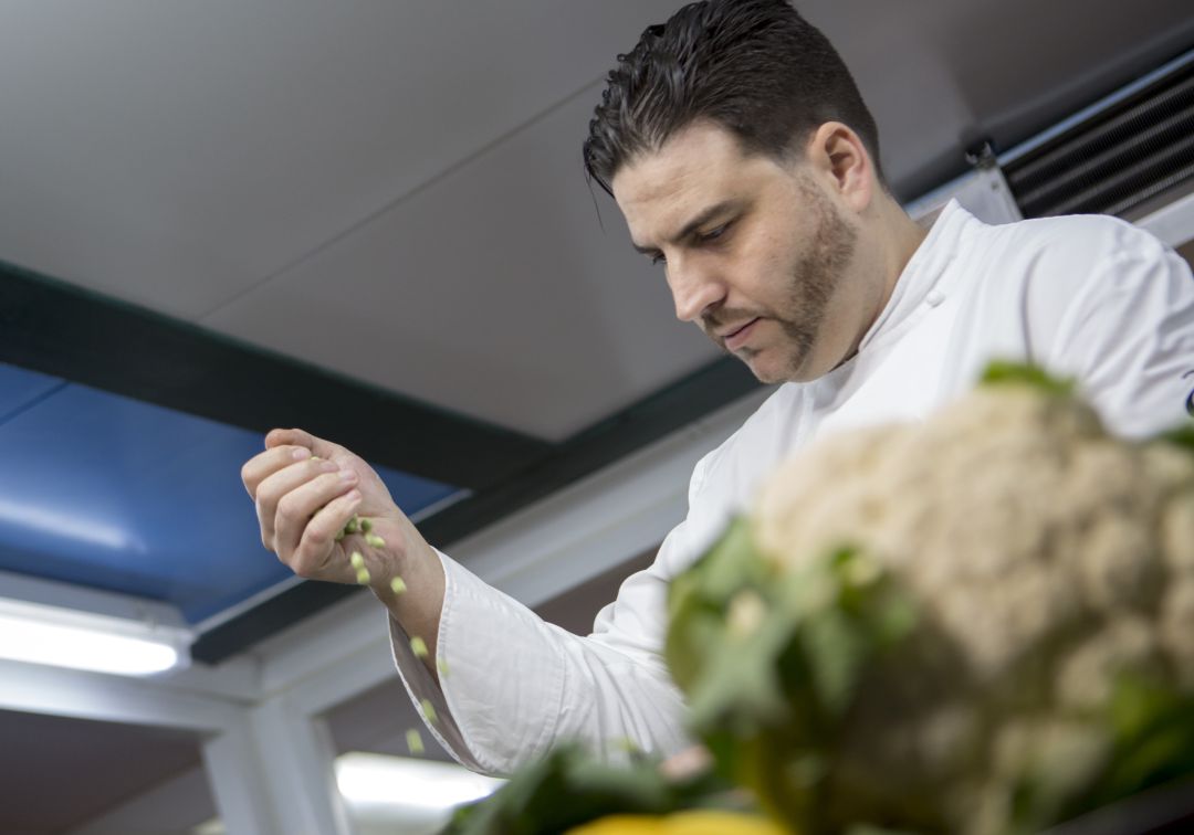 El buitre que se zampó una estrella: la COVID acaba con el sueño de Acánthum