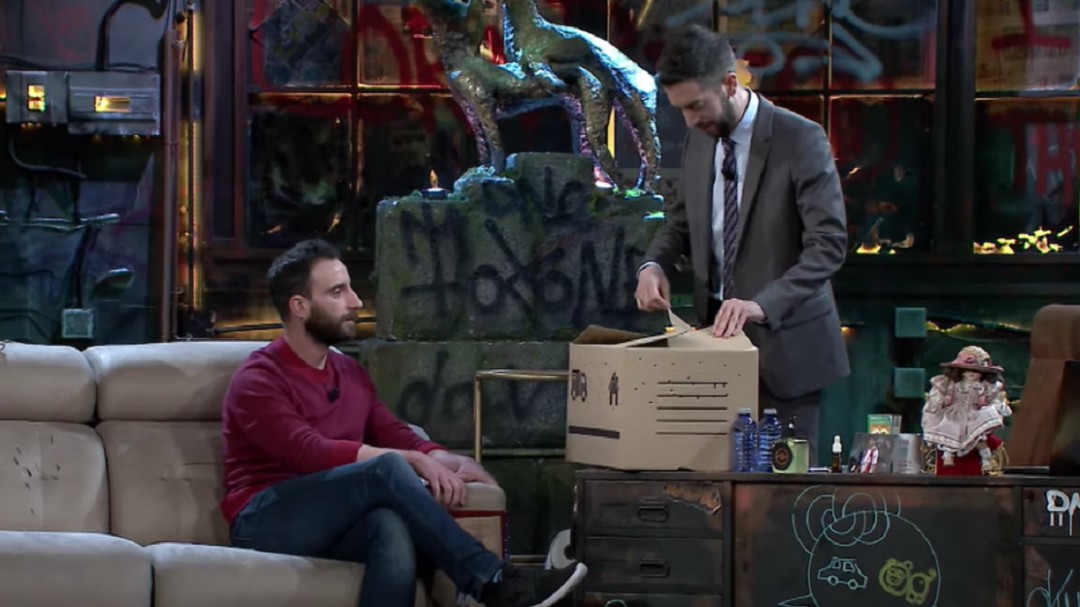 "Si es un niño, me lo quedo y le doy mi apellido": el regalo de Dani Rovira que ha asustado a David Broncano