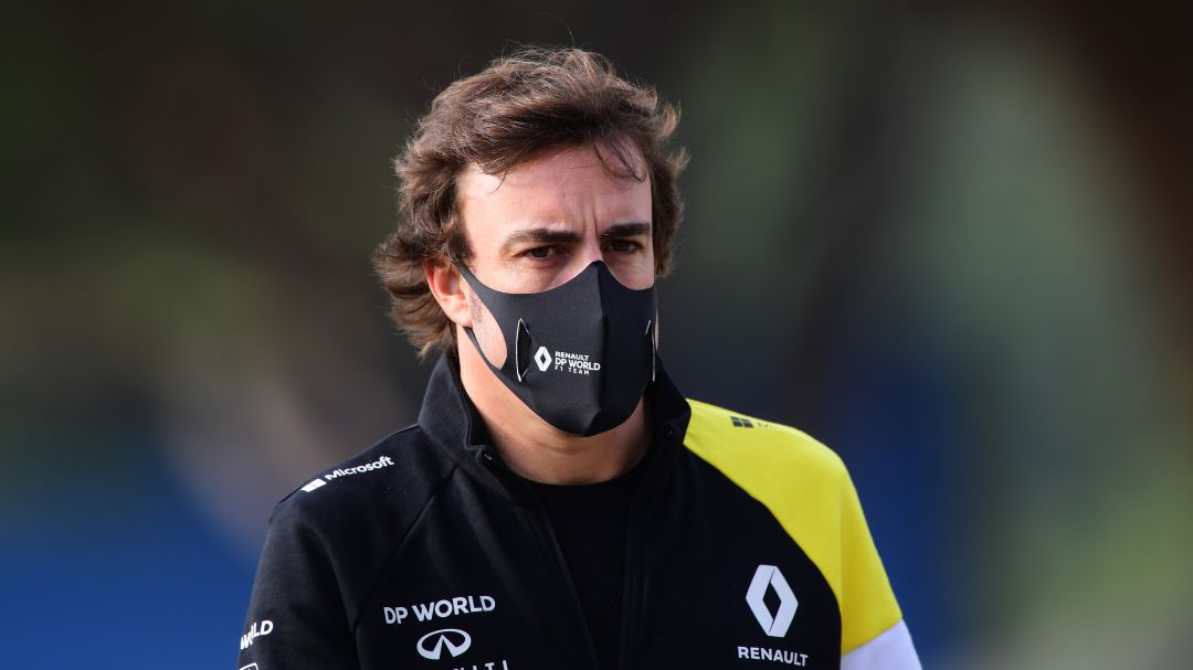 Fernando Alonso, en observación tras ser operado de fractura de mandíbula
