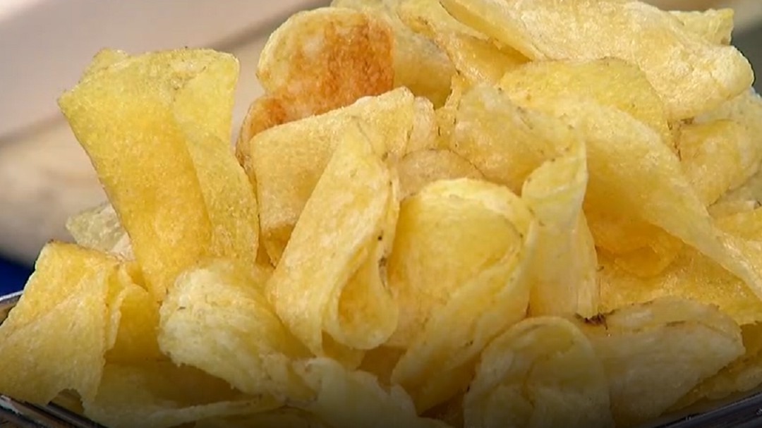 El truco definitivo para que las patatas fritas te queden tan crujientes como las de bolsa