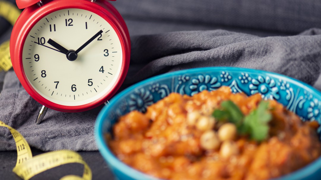 Ayuno intermitente: beneficios para la salud más allá de adelgazar