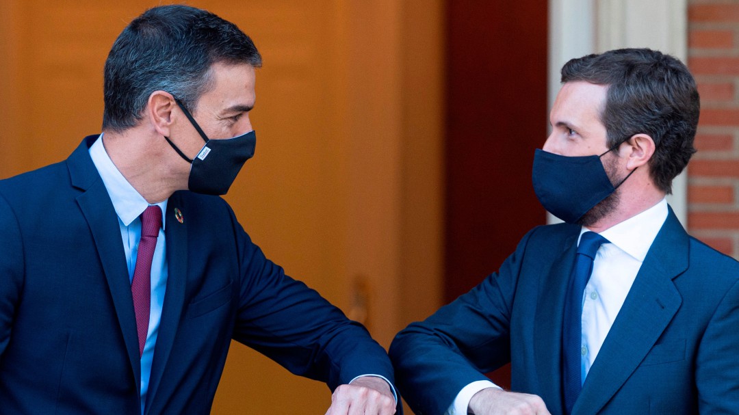 Sánchez y Casado mantienen una conversación para abordar la renovación del CGPJ y otras instituciones