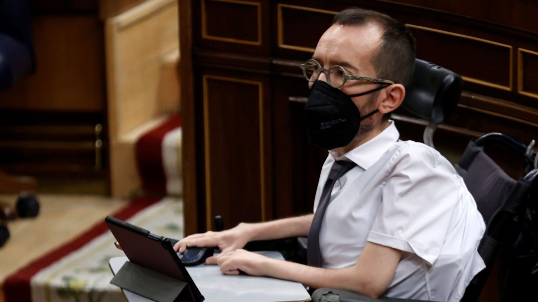 La derecha arremete contra Echenique por su apoyo a los manifestantes violentos de Madrid y Barcelona