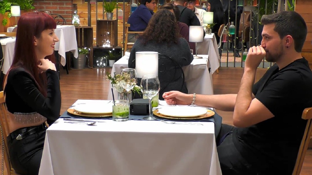 "Es destacable 100%": Rubén revela en 'First Dates' su truco para ligar en la primera cita