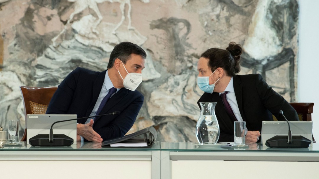 Pablo Iglesias no aplaude el discurso de Felipe VI por el 23-F y reivindica el debate sobre la república