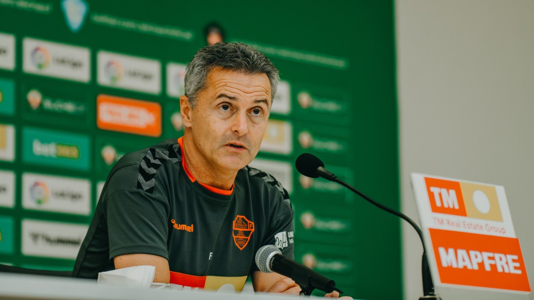 Fran Escribá: "Las opciones del Elche pasan por ser compactos y parar a Messi"