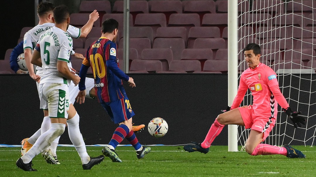 Messi da autoestima al Barça y le mantiene en la lucha por la Liga