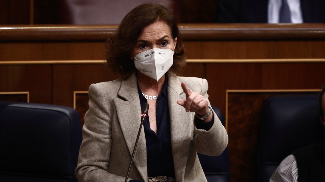 Vox insiste en llamar "vicepresidente" a Carmen Calvo basándose en argumentos lingüísticos obsoletos