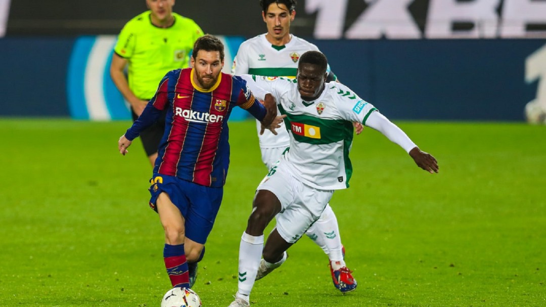 El Elche no puede con el inagotable talento de Messi y cae 3-0 ante el Barcelona