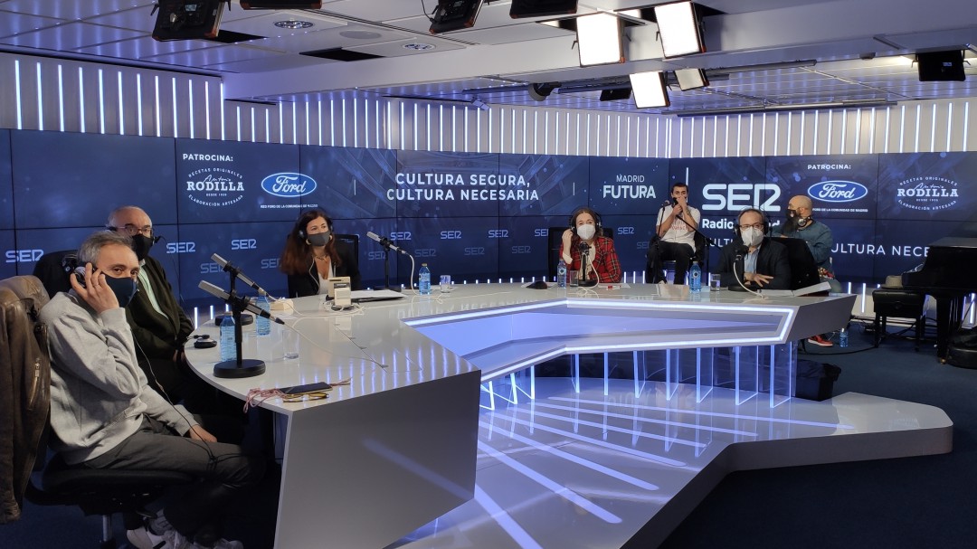 Marta Rivera: "Prefiero que mi padre esté en el concierto de Raphael que en casa con amigos y sin mascarilla"