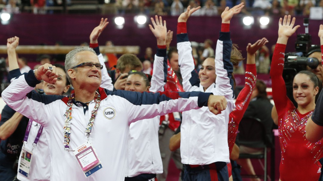 Se suicida el exentrenador de gimnasia olímpica de EEUU, John Geddert, tras ser imputado por agresión sexual