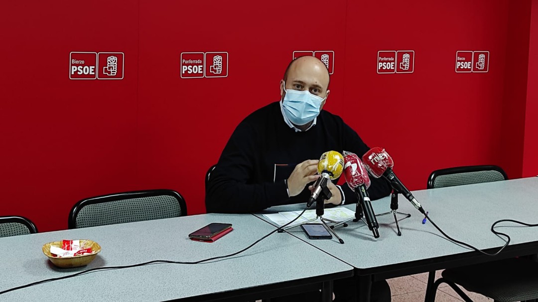 El procurador del PSOE, Javier Campos pide a la Junta que desbloquee las bolsas de empleo sanitarias