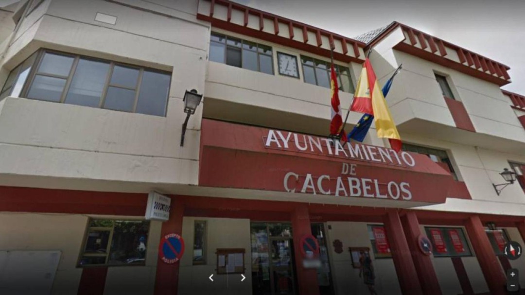 La oposición tumba la propuesta de organización y sueldos de PSOE e IU en el Ayuntamiento de Cacabelos