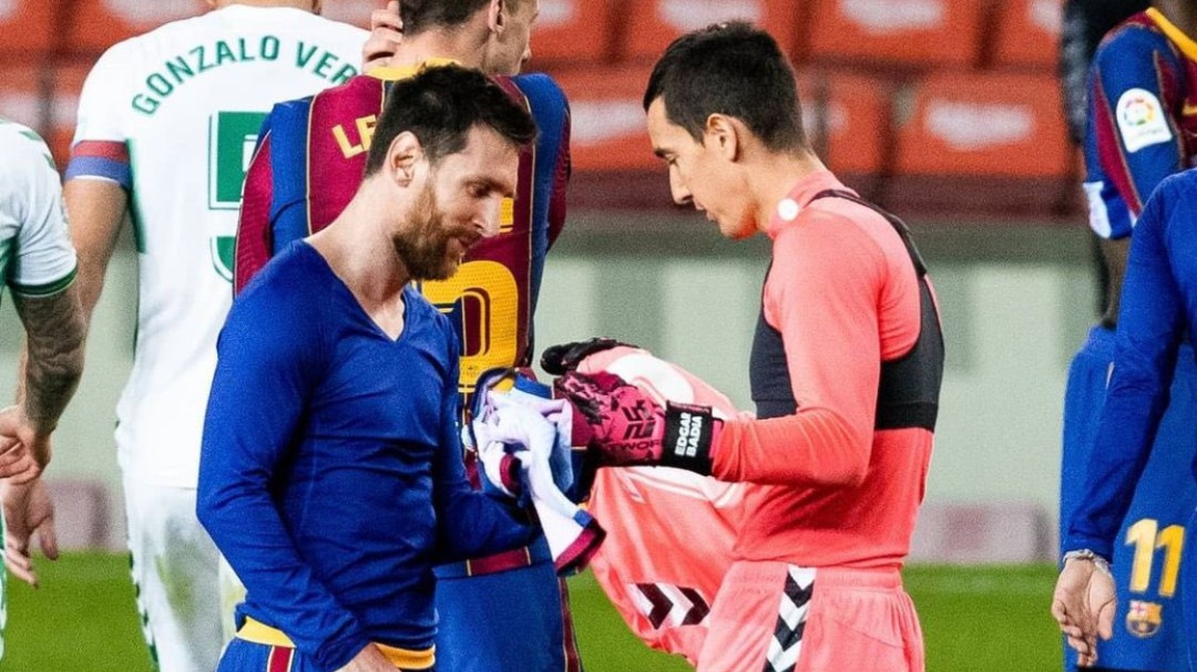 Messi quería la camiseta de Edgar Badía, uno de los mejores porteros de la Liga