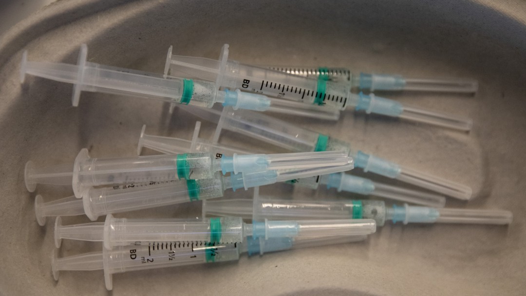 De Mari a Israel: tres vacunados, tres historias