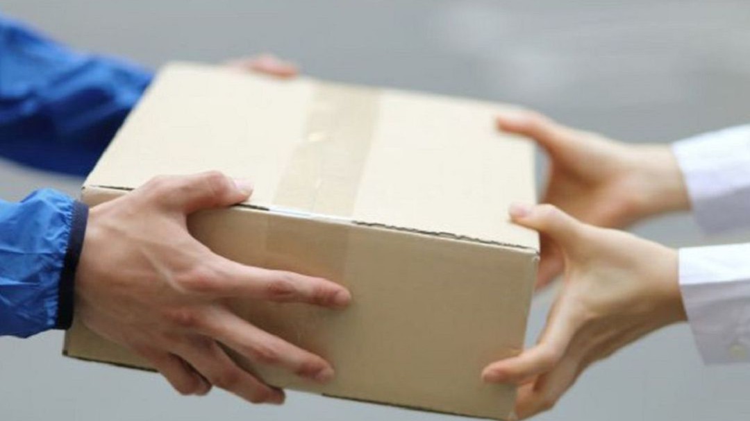 La Policía Nacional alerta: cuidado con este SMS relacionado con Seur, es un fraude para robarte