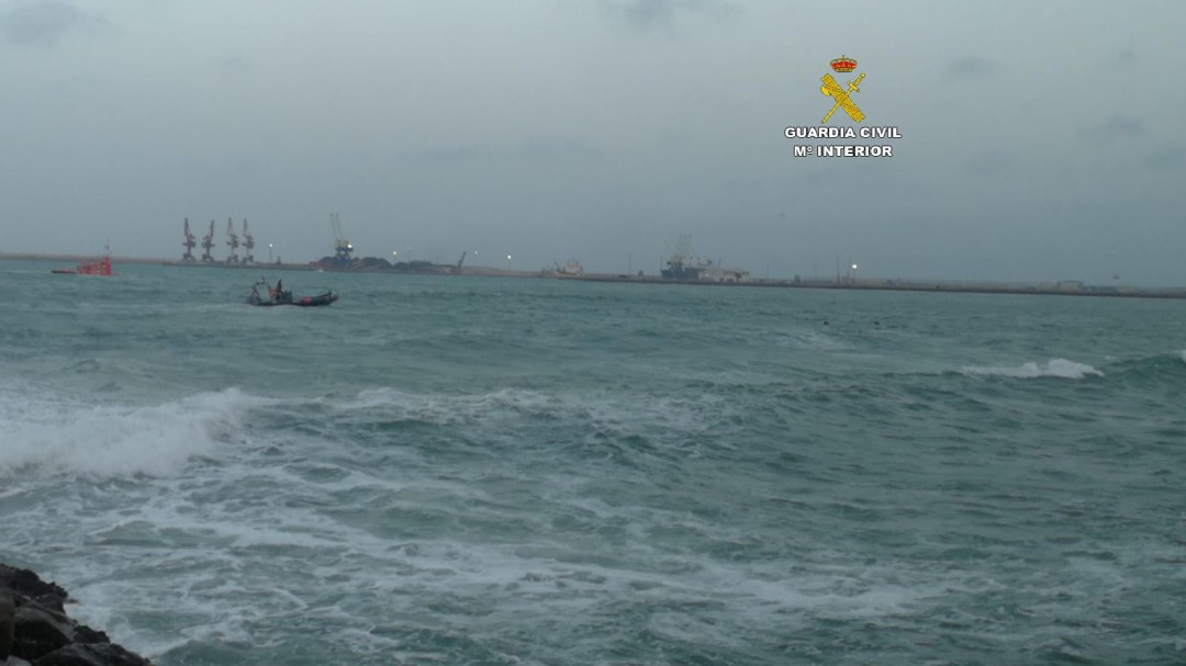 La Guardia Civil muerto al joven tunecino que cayó al mar en Melilla