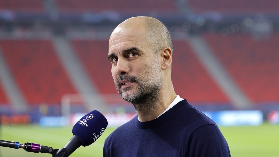 Guardiola se acuerda de Barça y Madrid ante las acusaciones de despilfarro: "No creo que seamos diferentes"