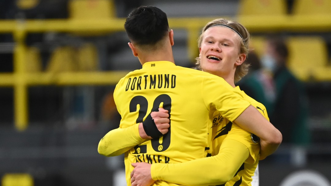 Haaland enseña el camino del primer gol a Reinier... ¡a los 30 segundos de saltar al campo!