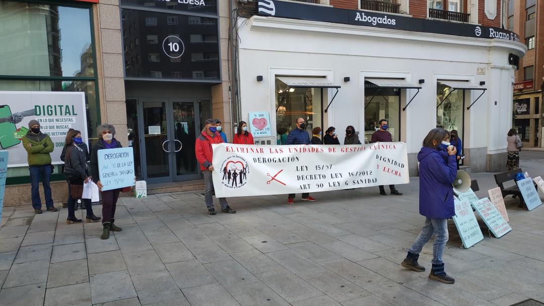La Asamblea de Usuarios clama en la calle contra la 'privatización de la sanidad'