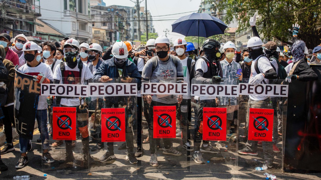 Al menos 18 muertos y cientos de detenidos en nuevas protestas contra el golpe de Estado en Birmania
