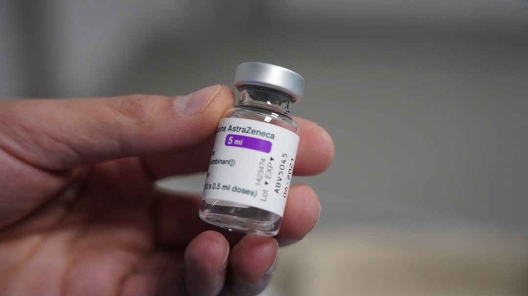 COVID-19: la guerra de las dosis