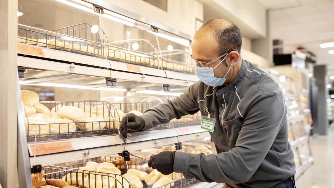 Mercadona reparte 409 millones de euros a su plantilla tras un año de pandemia