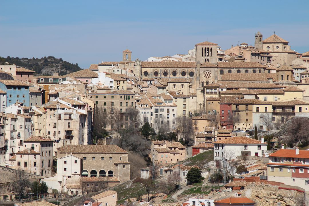 El despliegue de fibra óptica en los barrios de Cuenca que no tienen es El despliegue de fibra óptica en los barrios de Cuenca que no tienen es