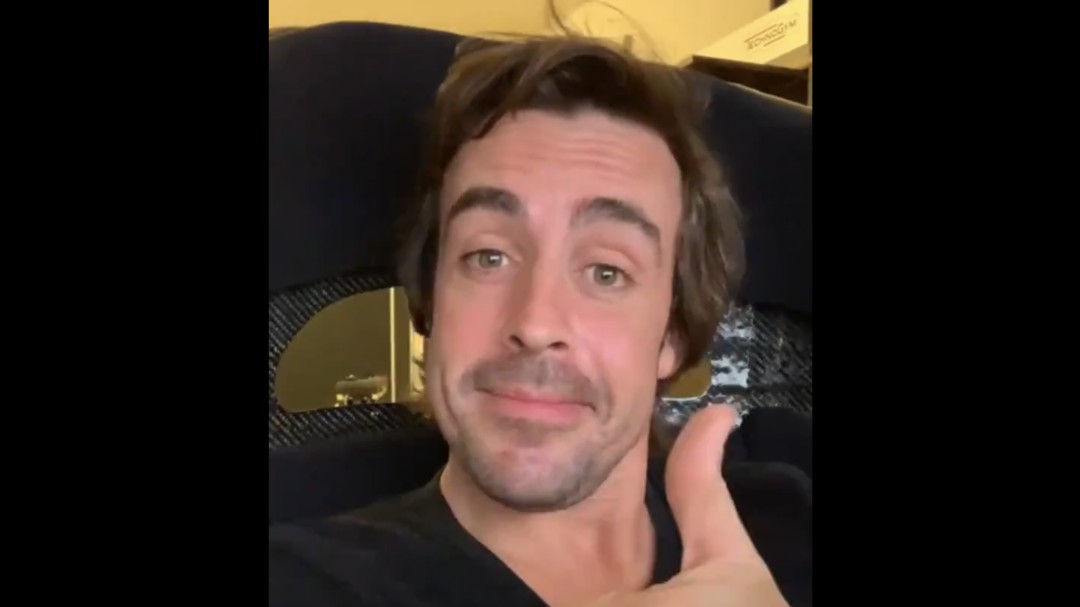 "Maravilla": Fernando Alonso no puede contener la emoción en la presentación de su nuevo monoplaza