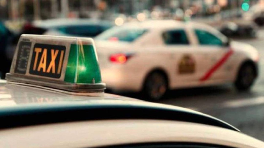El sector del taxi teme que la nueva Ordenanza municipal provoque la 'uberización' del servicio