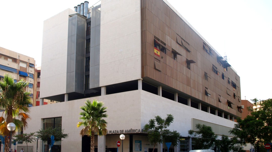 El ejemplo del edificio intergeneracional de Plaza América que ha cerrado las puertas al coronavirus