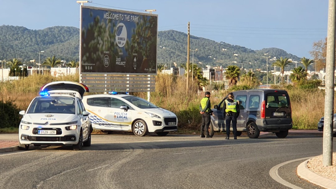 Más presencia policial en las Pitiusas a partir de este fin de semana para que se cumplan las restricciones