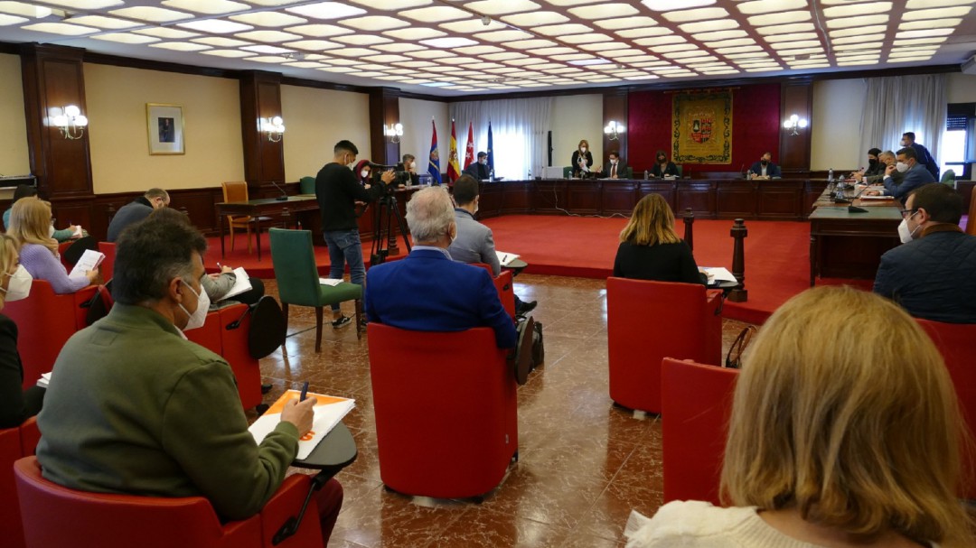 La corporación municipal de Móstoles, en cuarentena preventiva tras positivo por covid de un concejal del PP